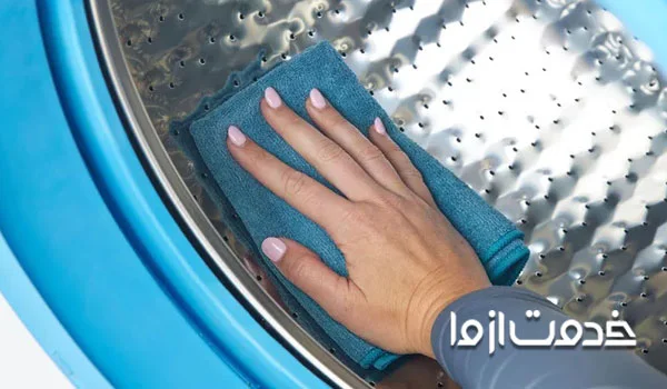 خشک کردن لاستیک دور درب لباسشویی 